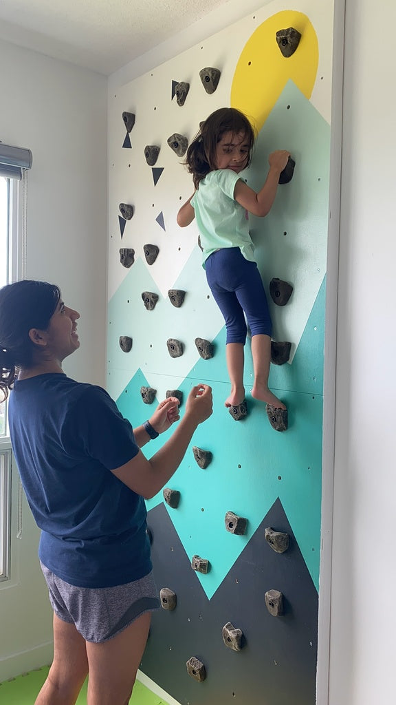 Toddler climbing kids climbing wall - Lil Boulder